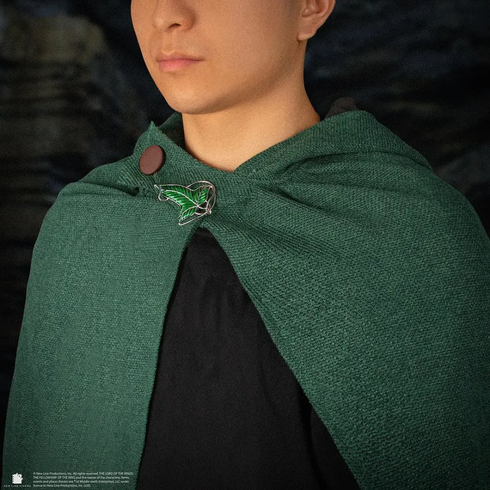 LOTR Hobití plášť s brošňou, detail